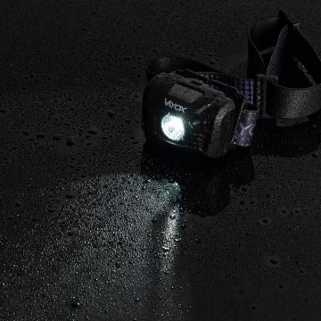 LED Zatemnitven rechargeable headlamp s senzorjem in rdeč svetel LED/3W/5V IP66 100 lm 20 h 1200 mAh