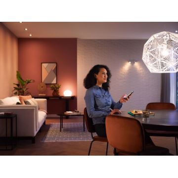 Osnovni komplet Philips Hue White Ambiance 3xE27/8W 2200-6500K + naprava za medsebojno povezovanje in Daljinski upravljalnik